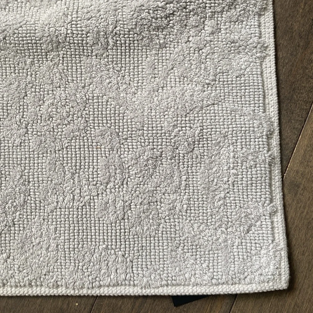 Rachel Zoe Light Grey Textured Bath Mat